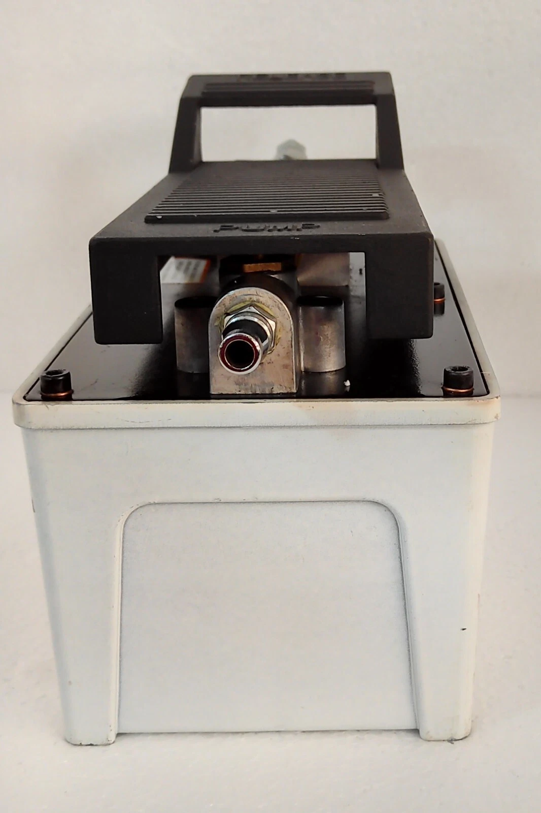 admin/uploads/uploads/Eagle Pro TL-A5102-1 Air Hydraulic Foot Pump 6000_2.webp